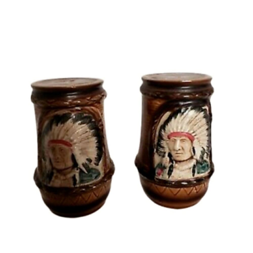 Vintage Salt Pepper Shakers
